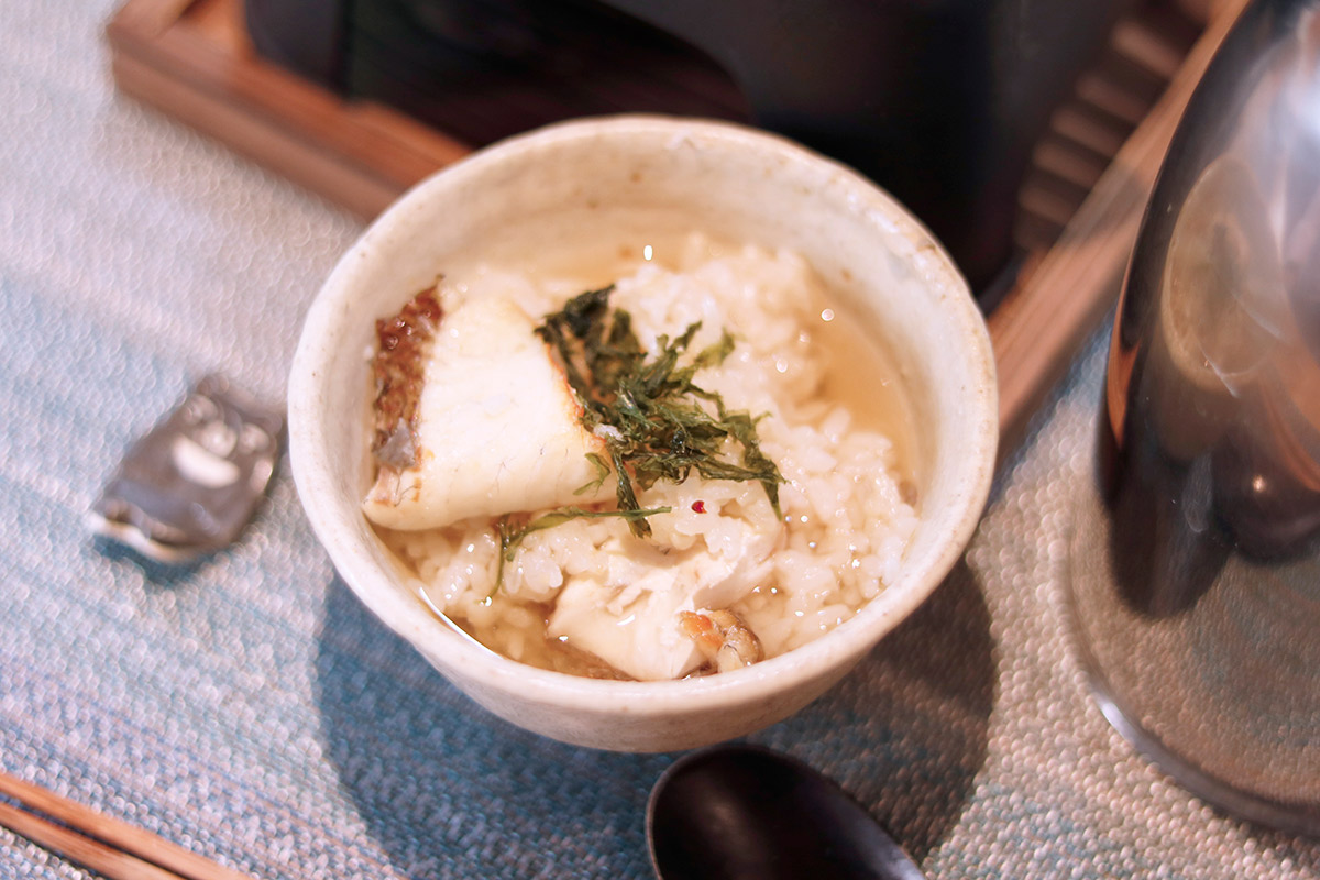 天然真鯛と山葵（わさび）の釜飯