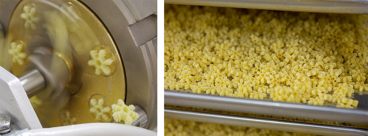 金型から切り出される雪結晶パスタ（左）。低温で36時間じっくり乾燥することで、もっちりとした食感が生まれます（写真提供：玉谷製麺所）